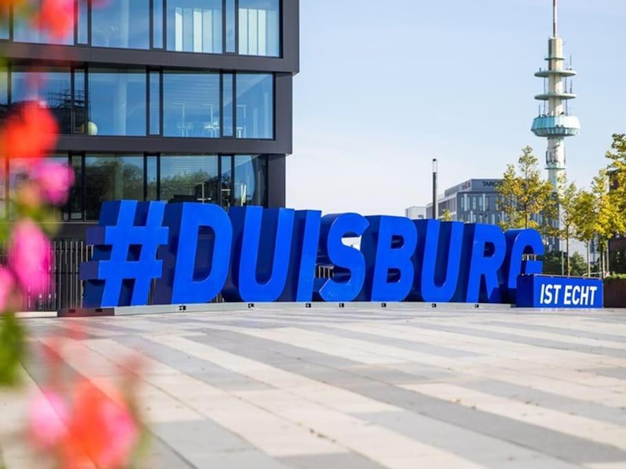 - Nice New York Apartment In The Heart Of Duisburg - Betten & Sofa - 5 Mins Central Station Hbf - Big Tv & Wifi - المظهر الخارجي الصورة