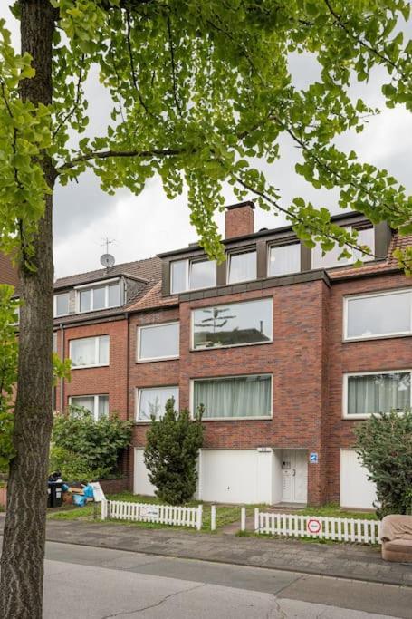 - Nice New York Apartment In The Heart Of Duisburg - Betten & Sofa - 5 Mins Central Station Hbf - Big Tv & Wifi - المظهر الخارجي الصورة